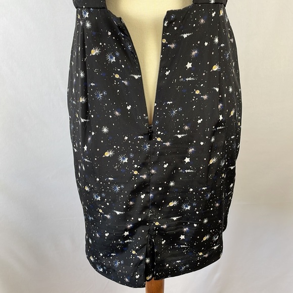 BCBGeneration Black Short Sleeve Dress with Open Back and Pockets - Size 4 - Picture 15 of 17